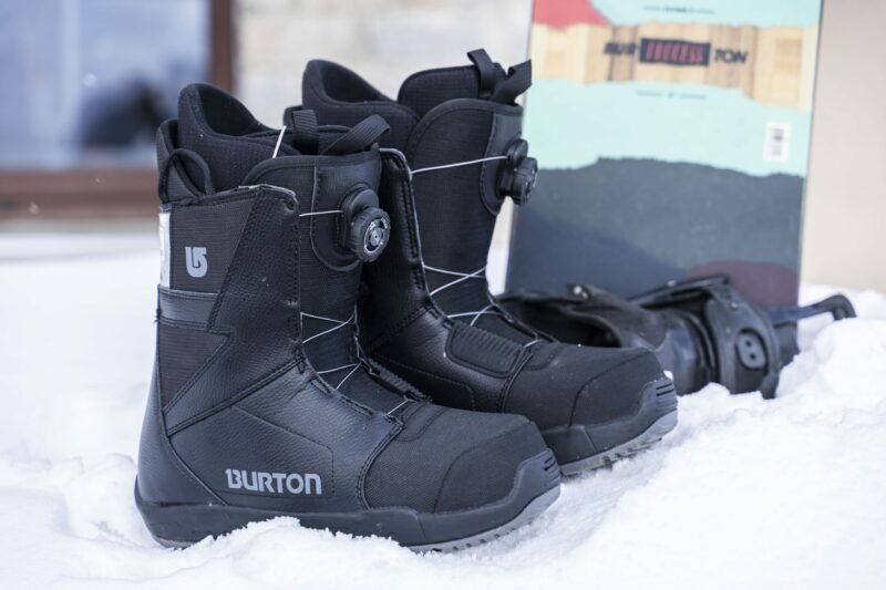 Chaussures de snowboard noirs